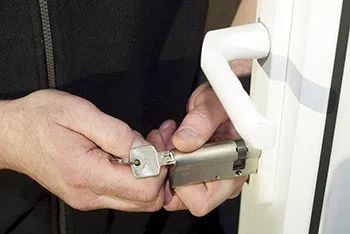 Royal Locksmith Store Woodland Hills, CA 818-491-5040 - locks-repair
